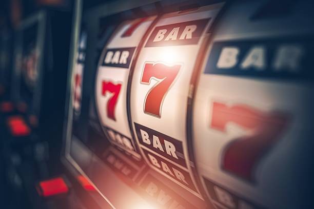 Erek Erek paytable showing symbol values and bonus features on menang123 rtp