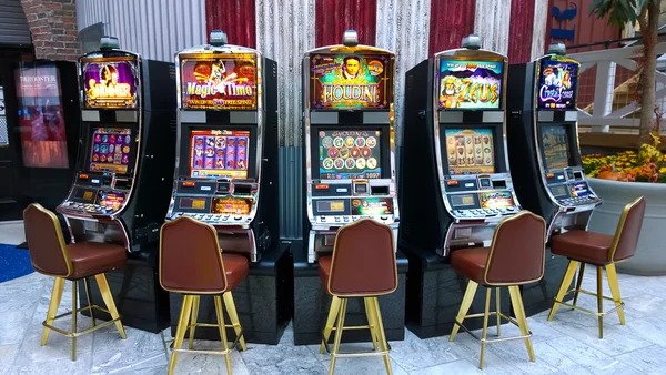 Infinite Blackjack betting interface on menang123 rtp showing main hand and side bet options